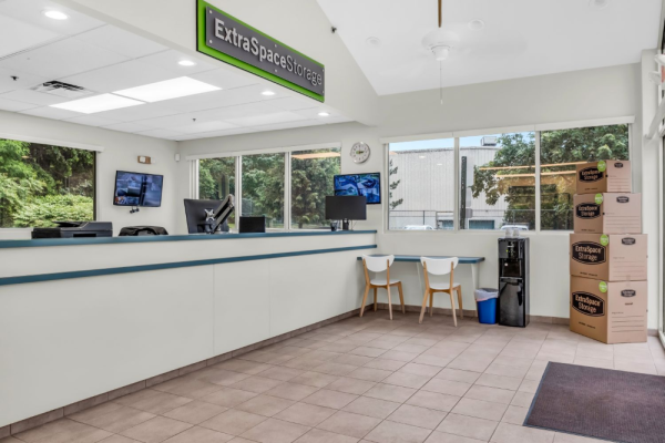 Facility photo: //images.sparefoot.com/medium/23053269942fae57191.jpg