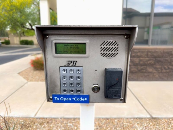 Storage Units at Extra Space Storage - 3814 - Peoria - Union Hills Dr - 8410 West Union Hills Drive