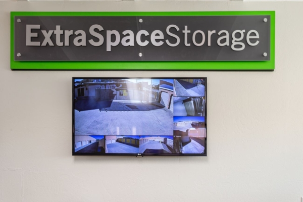 Facility photo: //images.sparefoot.com/medium/23054869943040b5163.jpg