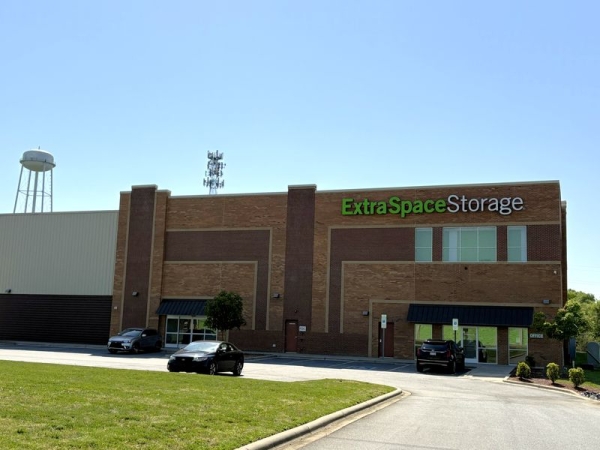 Facility photo: //images.sparefoot.com/medium/230568685c006800479.jpg
