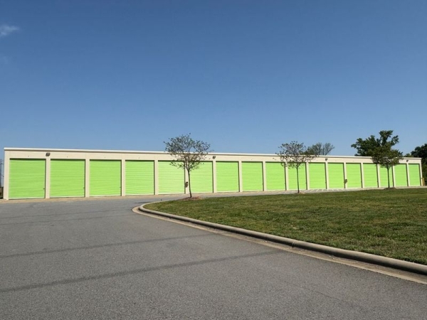 Facility photo: //images.sparefoot.com/medium/230568685c0069b6dc7.jpg