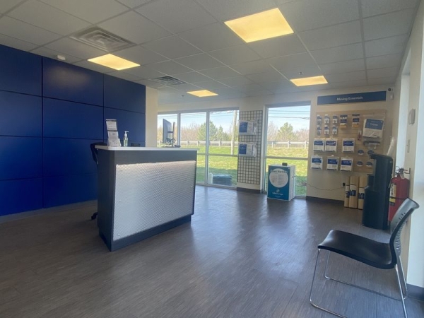 Facility photo: //images.sparefoot.com/medium/230568685c006d4313b.jpg