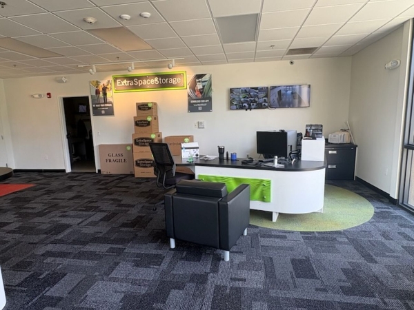 Facility photo: //images.sparefoot.com/medium/2305726a3fbbf399344.jpg