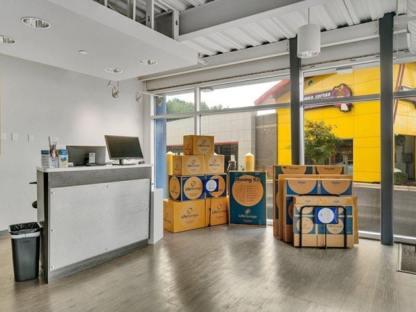 Storage Units at Extra Space Storage - 3885 - Charlotte - 4601 South Blvd - 4601 South Boulevard