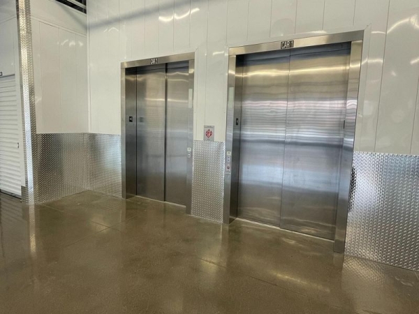Facility photo: //images.sparefoot.com/medium/230582685b1b0a94400.jpg