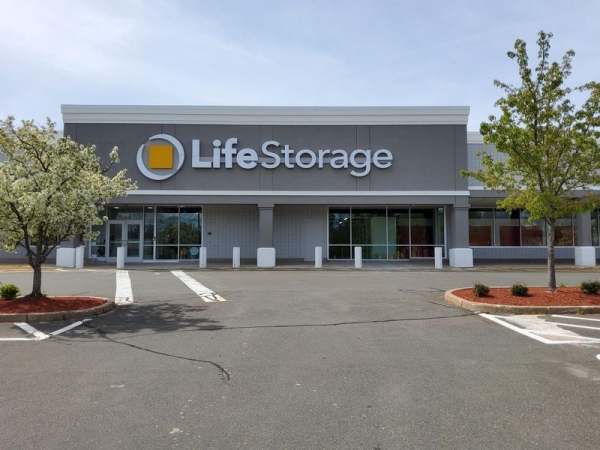 Facility photo: //images.sparefoot.com/medium/23061964cd6c1240214.jpg