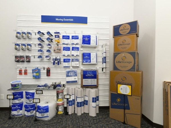 Facility photo: //images.sparefoot.com/medium/23062064cd6c1eef613.jpg