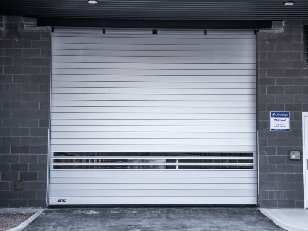 Facility photo: //images.sparefoot.com/medium/230633653961aadb255.jpg