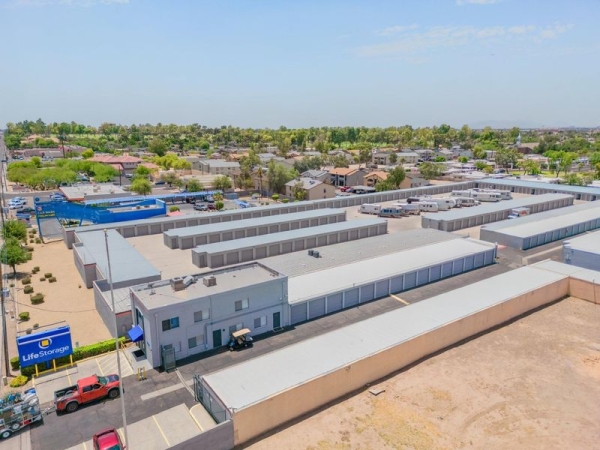 Facility photo: //images.sparefoot.com/medium/23064464cd6c8d8eff0.jpg