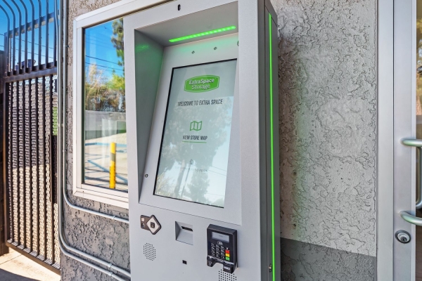 Facility photo: //images.sparefoot.com/medium/2307346994326c91dc4.jpg