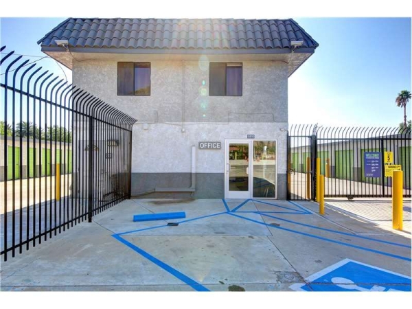 Facility photo: //images.sparefoot.com/medium/230737699432edd5670.jpg