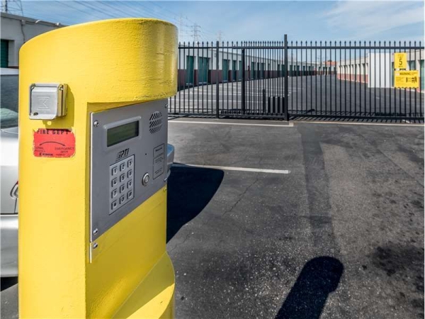 Facility photo: //images.sparefoot.com/medium/230740699432e6bf409.jpg