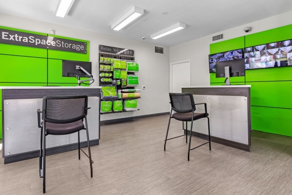 Facility photo: //images.sparefoot.com/medium/23075169943270d52ab.jpg