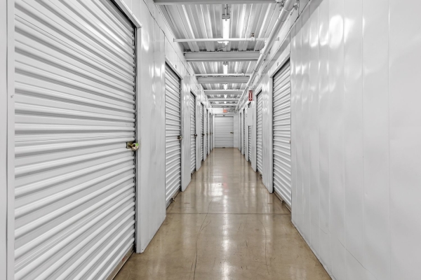 Facility photo: //images.sparefoot.com/medium/23075169943272c6091.jpg