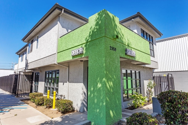 Facility photo: //images.sparefoot.com/medium/23075169943273a086b.jpg