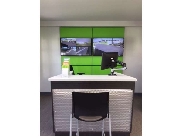 Facility photo: //images.sparefoot.com/medium/230762699432ed259fb.jpg