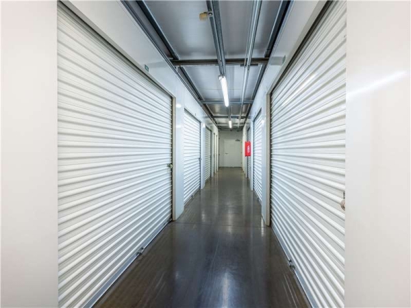 Facility photo: //images.sparefoot.com/medium/230766699432f9a01a7.jpg