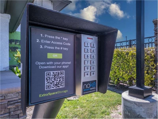 Facility photo: //images.sparefoot.com/medium/230776699432ee120d8.jpg