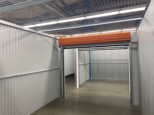 Facility photo: //images.sparefoot.com/medium/23085764cd750c98864.jpg