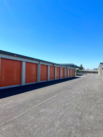 Facility photo: //images.sparefoot.com/medium/23085864cd744b59227.jpg