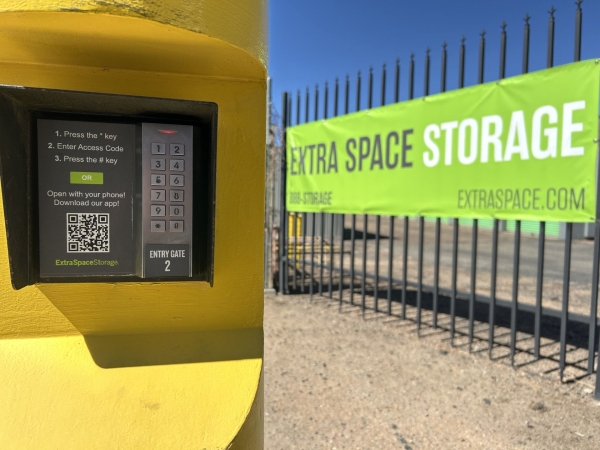 Facility photo: //images.sparefoot.com/medium/2308696994334594d66.jpg