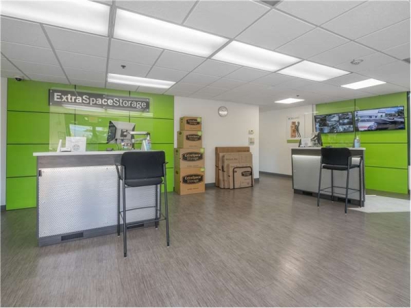 Facility photo: //images.sparefoot.com/medium/2309056994334e9bc3a.jpg