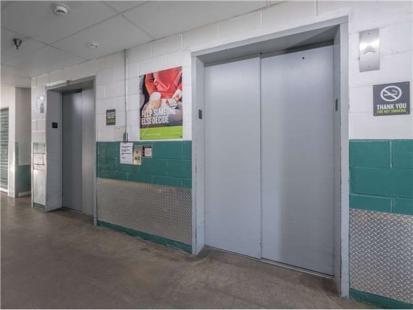 Facility photo: //images.sparefoot.com/medium/2309056994334f70721.jpg