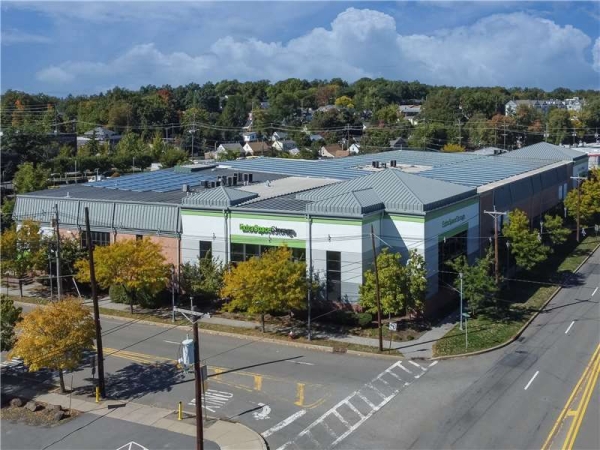 Facility photo: //images.sparefoot.com/medium/23090569943350e5c7b.jpg