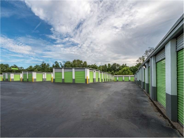 Storage Units at Extra Space Storage - 0811 - Memphis - 4805 Summer Ave - 4805 Summer Avenue