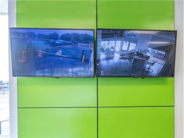 Storage Units at Extra Space Storage - 0811 - Memphis - 4805 Summer Ave - 4805 Summer Avenue