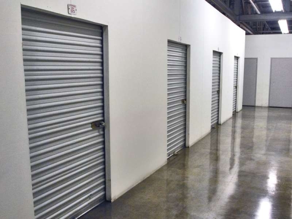 Storage Units at Extra Space Storage - 0811 - Memphis - 4805 Summer Ave - 4805 Summer Avenue