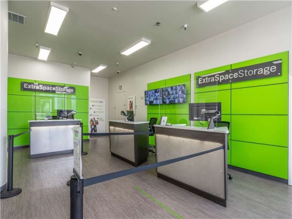 Facility photo: //images.sparefoot.com/medium/230925699433a880865.jpg