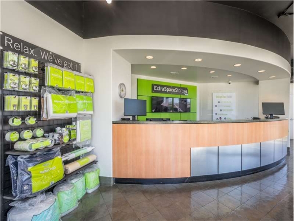 Facility photo: //images.sparefoot.com/medium/230936699433fa2d675.jpg