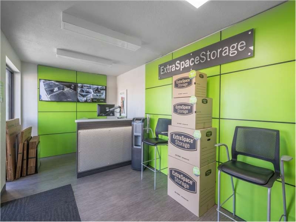 Storage Units at Extra Space Storage - 8249 - Phoenix - N 19th Ave - 10250 North 19th Avenue