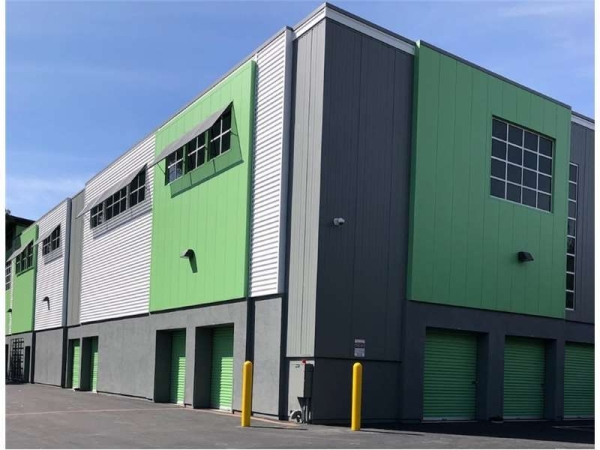 Facility photo: //images.sparefoot.com/medium/2309536994339166024.jpg