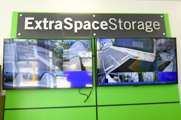Facility photo: //images.sparefoot.com/medium/230956699433bbcc4bf.jpg