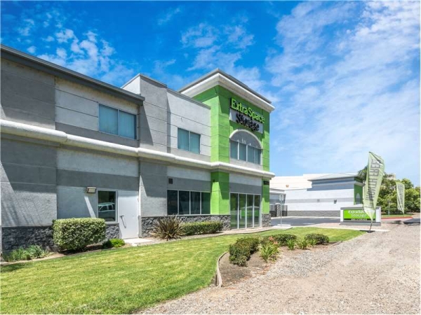 Facility photo: //images.sparefoot.com/medium/2309676994338d1fd00.jpg