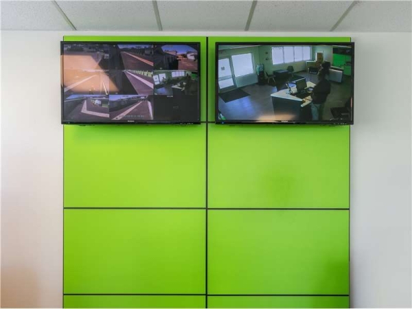 Facility photo: //images.sparefoot.com/medium/2309676994338e2c590.jpg