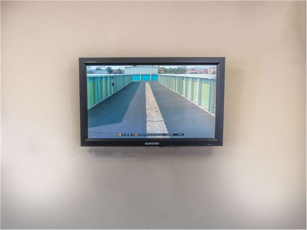 Facility photo: //images.sparefoot.com/medium/230973699433c84a063.jpg