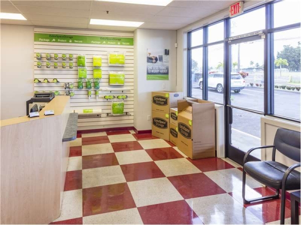 Facility photo: //images.sparefoot.com/medium/2309936a3fbd64c86c6.jpg