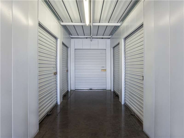 Facility photo: //images.sparefoot.com/medium/2309956994344d351bc.jpg