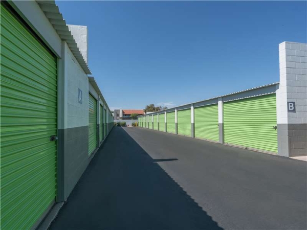 Storage Units at Extra Space Storage - 1542 - Chandler - W Elliot Rd - 2880 West Elliot Road