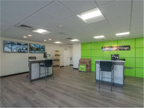 Storage Units at Extra Space Storage - 1542 - Chandler - W Elliot Rd - 2880 West Elliot Road