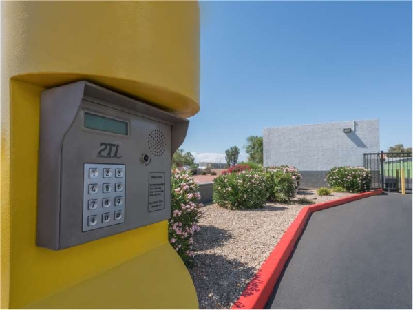 Storage Units at Extra Space Storage - 1542 - Chandler - W Elliot Rd - 2880 West Elliot Road