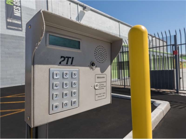 Storage Units at Extra Space Storage - 1663 - Phoenix - Missouri Ave - 2727 West Missouri Avenue