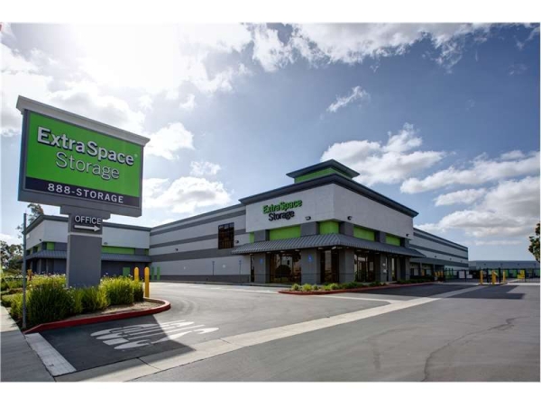 Facility photo: //images.sparefoot.com/medium/2310246994343f4c1a6.jpg