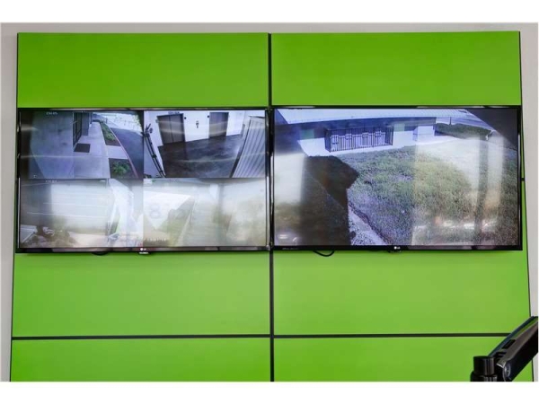 Facility photo: //images.sparefoot.com/medium/231024699434444a16b.jpg