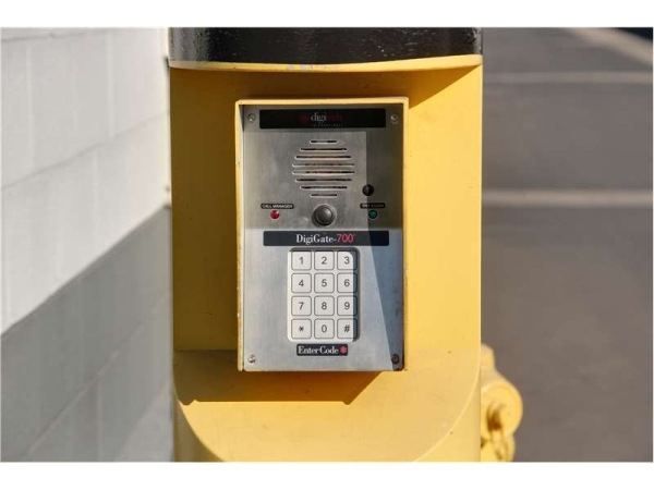 Facility photo: //images.sparefoot.com/medium/231073699434d6b9e0d.jpg