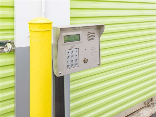 Facility photo: //images.sparefoot.com/medium/23107769943479aa226.jpg