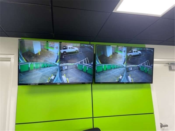 Facility photo: //images.sparefoot.com/medium/2310776994347dcb750.jpg